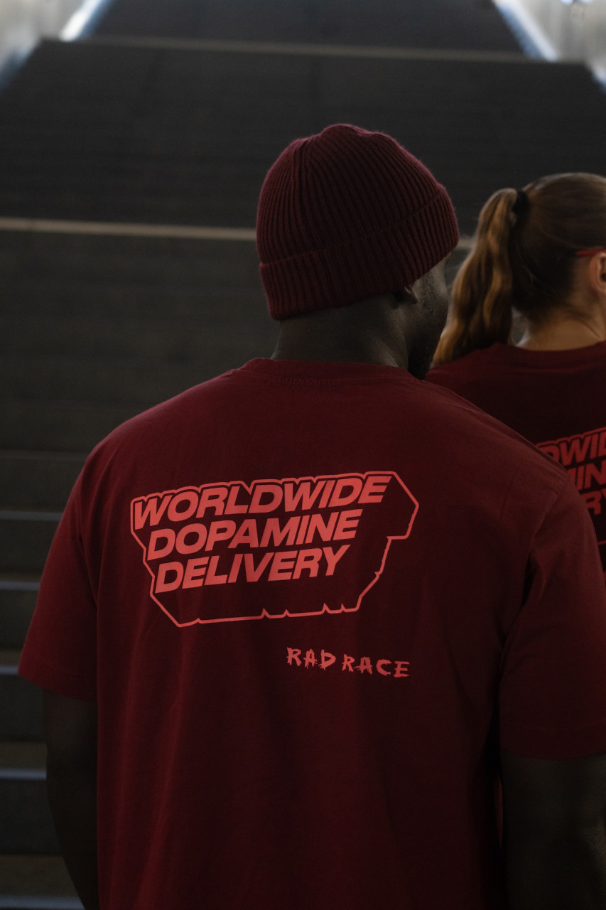 RAD RACE - Dopamine Delivery Oversized-T-Shirt, burgundy