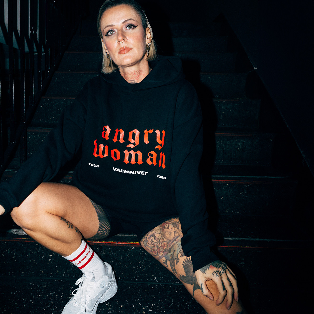 Premium-Custom-Hoodie - "angry woman", schwarz