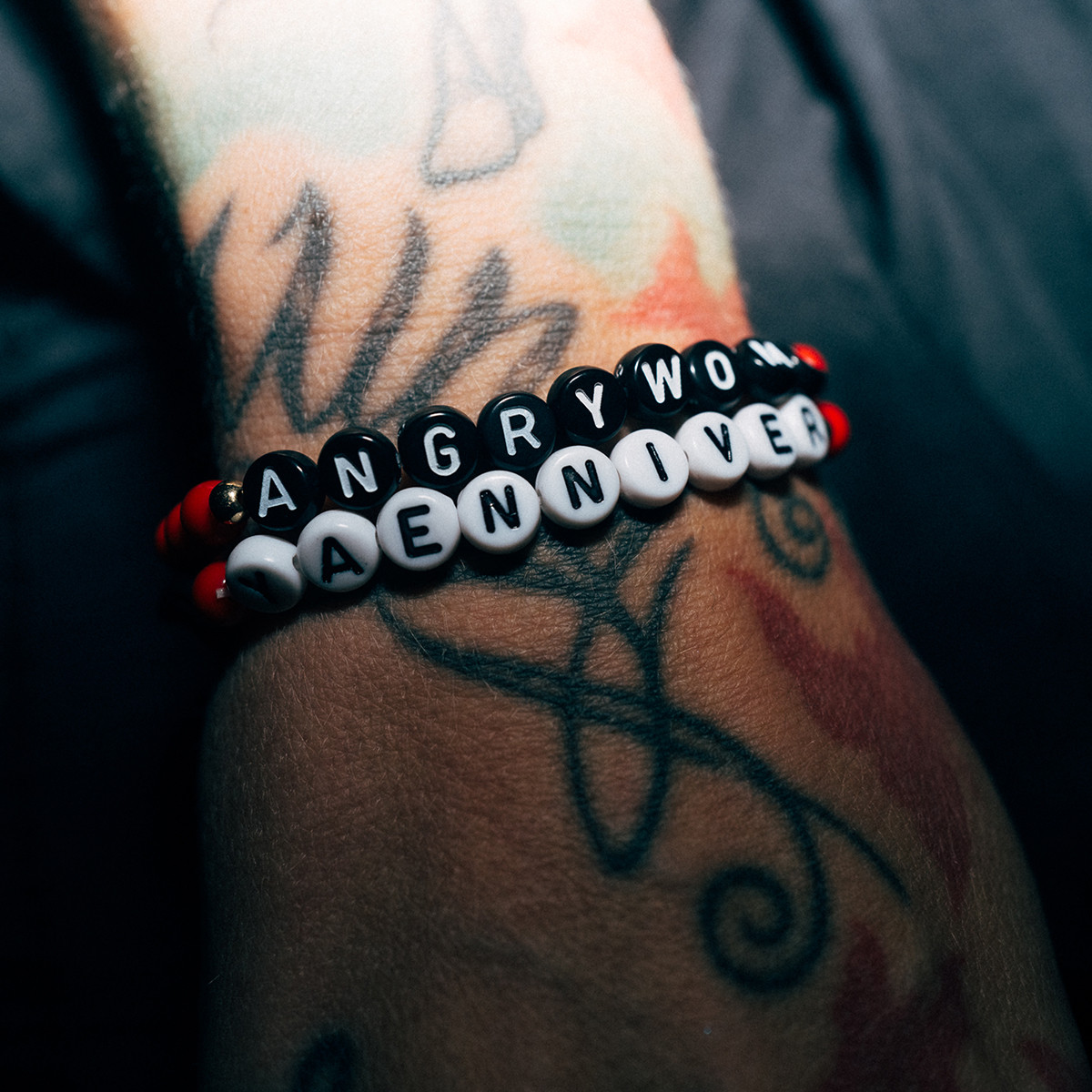 Perlenarmband - "angry woman"